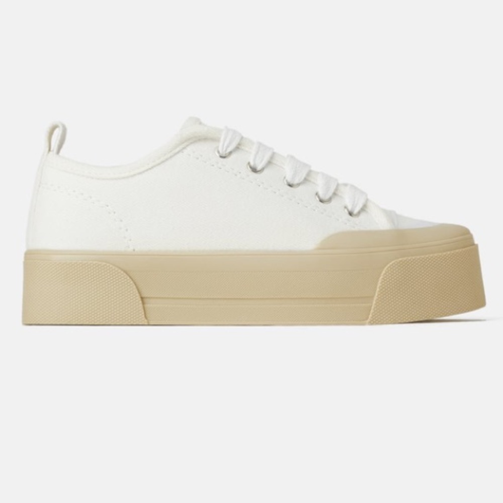 NWOT trendy sneakers